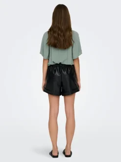 ONLDITTE Oversized fit Imitatieleren shorts